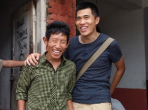 Über uns - glücklich in Nepal.