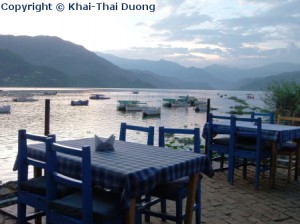Restaurants am Phewa Lake - ein Ruhepol mit toller Aussicht.